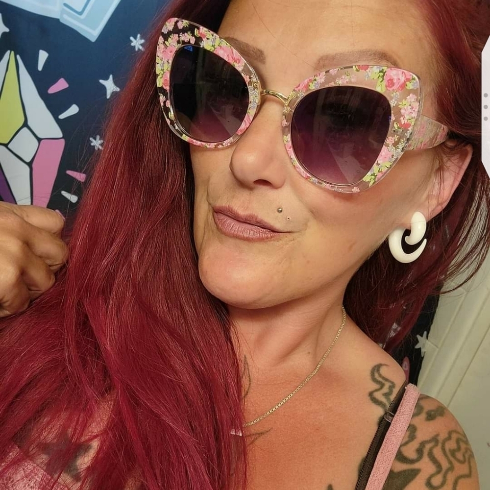 🆕CLEAR FLORAL CAT EYE SUNGLASSES - Picture 4 of 4